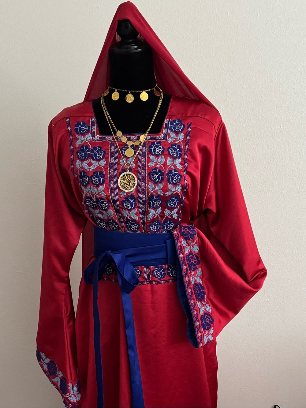 Red and blue handmade cross stitch Embroidered  thoub with Blue belt - Picture 3 of 9